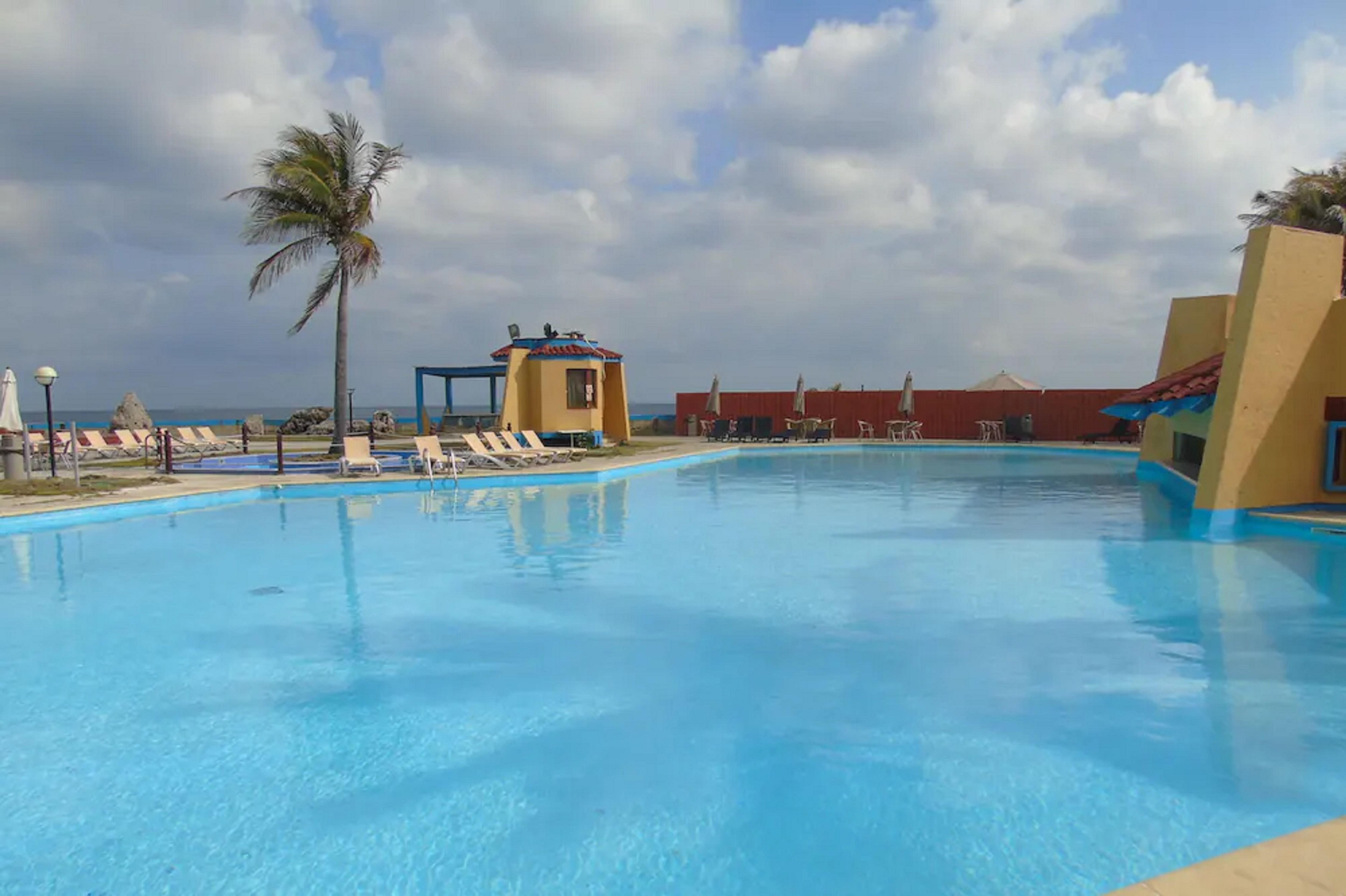 El Viejo Y El Mar Hotel Havana Exterior photo